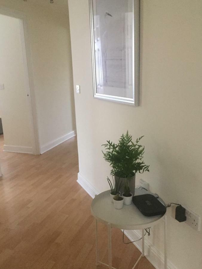 Riverside Views 2 Bedroom Apartment *