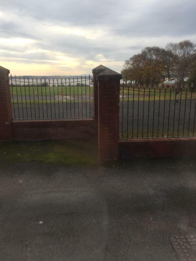 Riverside Views 2 Bedroom * Liverpool
